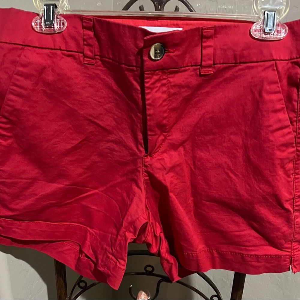 Old Navy size 4 Mid-rise Coral Shorts ❤️